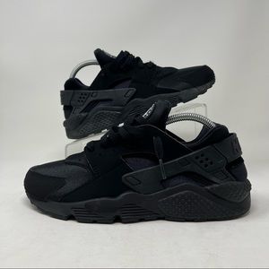 NWOT Nike Air Huarache triple black Size 8.5 Mens wmns 10